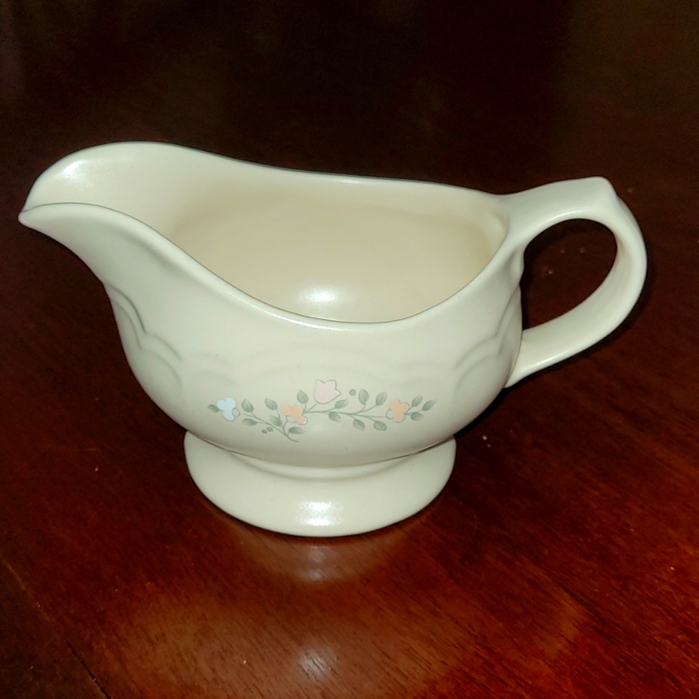 Pfaltzgraff Remembrance Gravy Boat